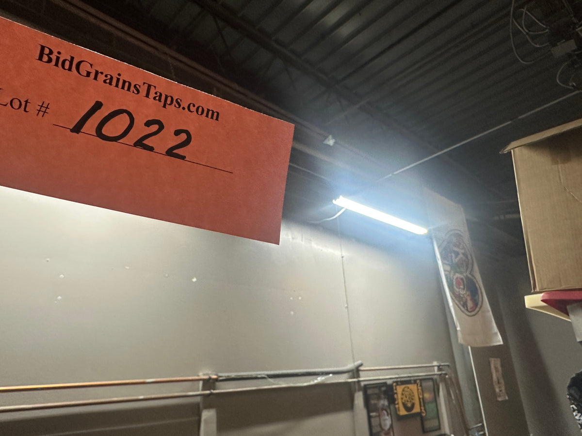 Lot 1022 LED Shop Light x1