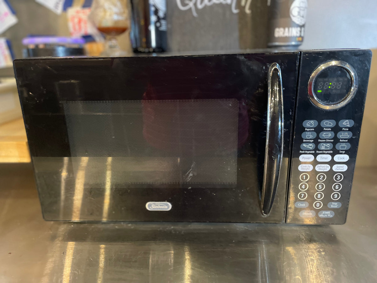 Lot 071 Microwave