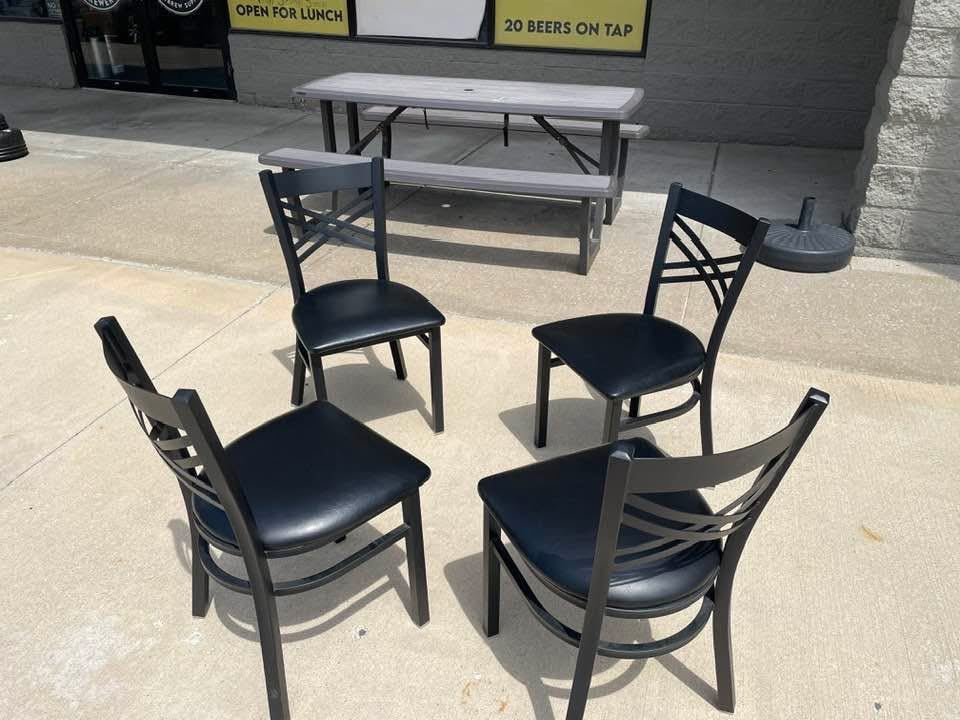 Lot 1928 4x chairs