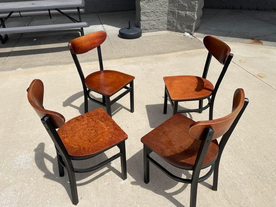 Lot 005 4x chairs