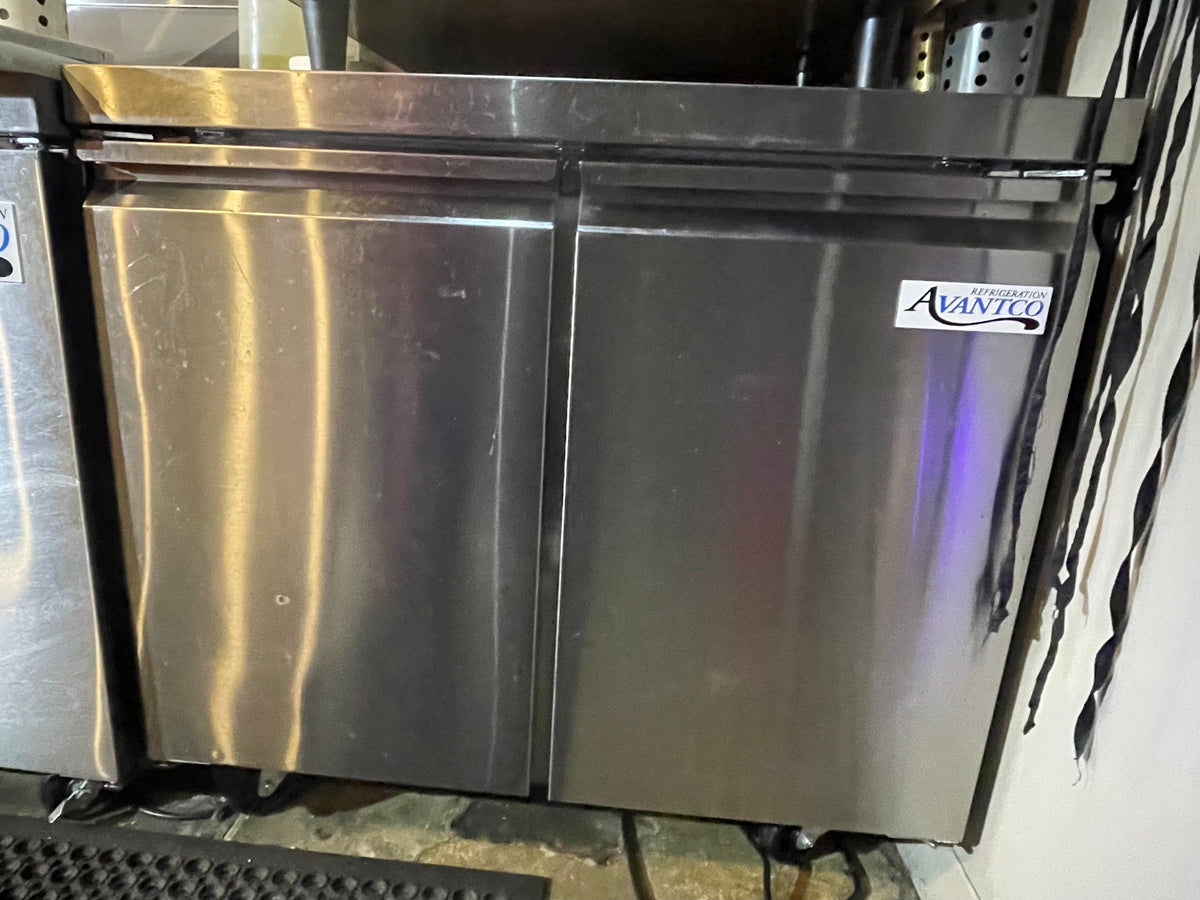 Lot 064 Avantco SS-WT-36F-HC 36" Two Door Worktop Freezer with 3 1/2" Backsplash