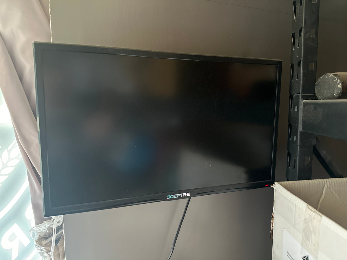 Lot 037 Sceptre 24" Full HD LED TV