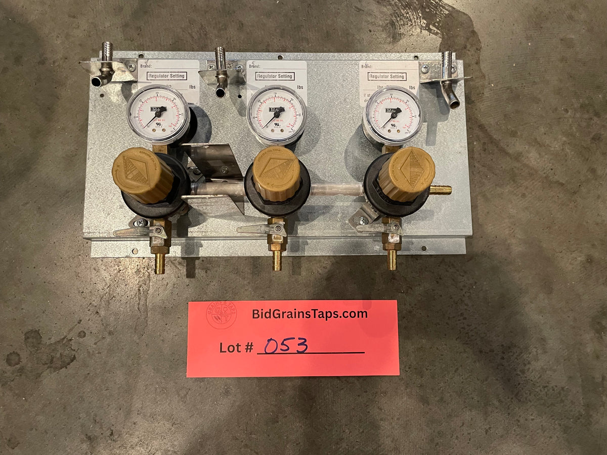 Lot 050 Perlick 26163E Secondary CO2 Regulator Manifold 3-Way Beer (Three 40115A)