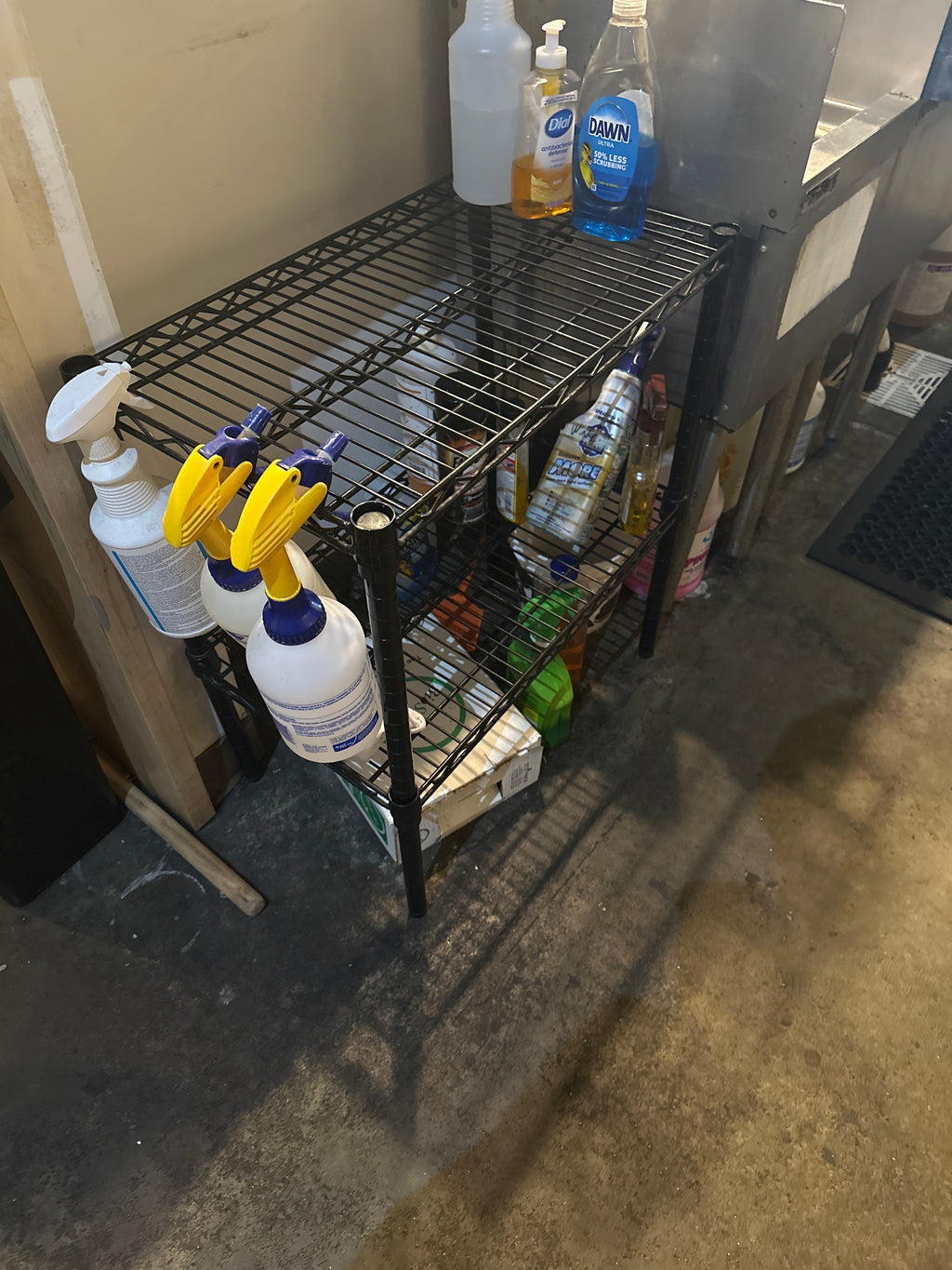 Lot 078 Small Wire Shelf
