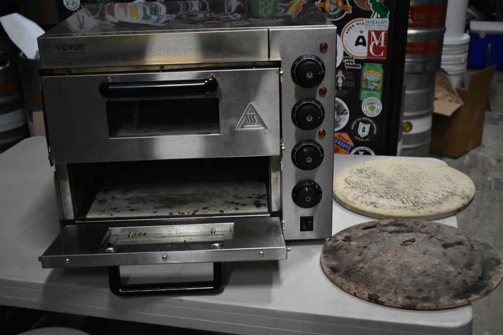 Lot 100 vevor pizza oven